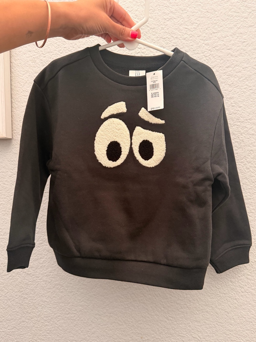 GAP Black Kids Sweatshirt with White Eyeball Graphic